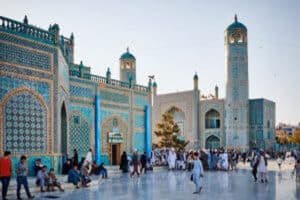 mosque_many_people
