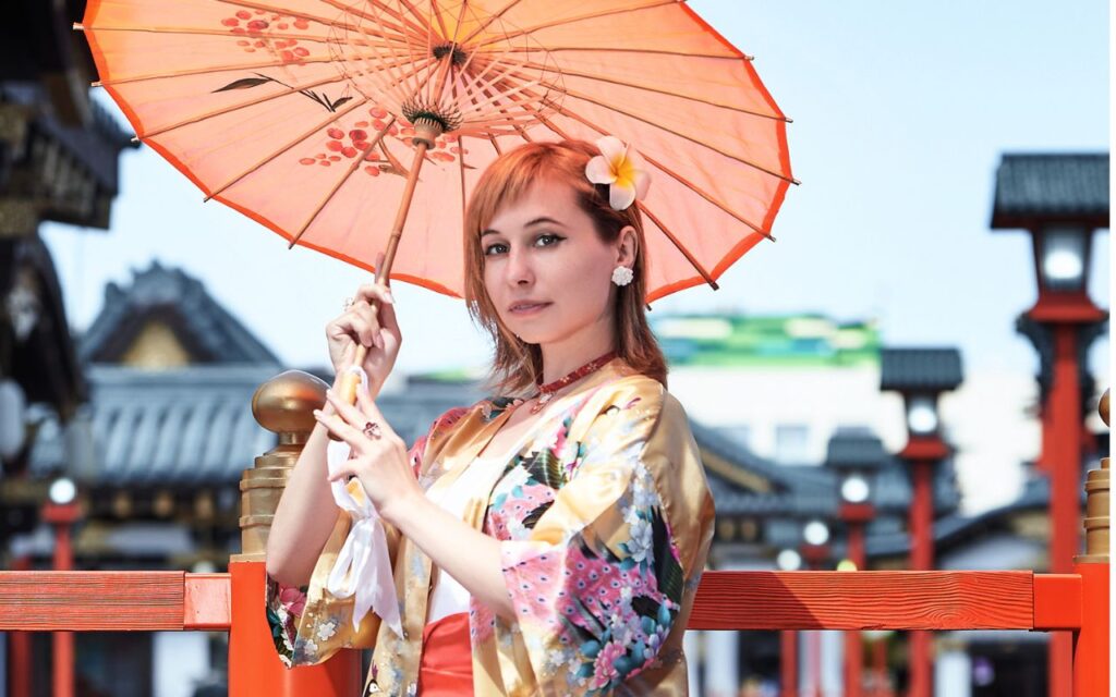 causasian woman wearing a japanese kimono