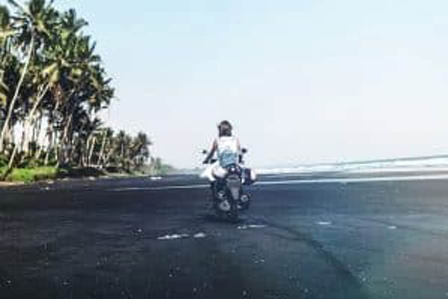 motorbike_sea